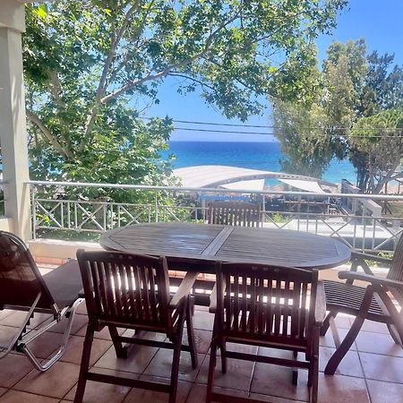 Villa Chloe'S Sunrise Beach House Athen Exterior foto