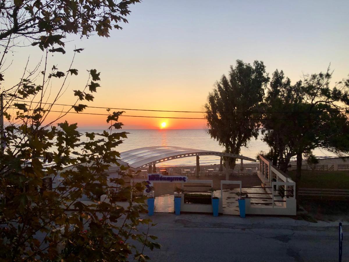 Villa Chloe'S Sunrise Beach House Athen Exterior foto